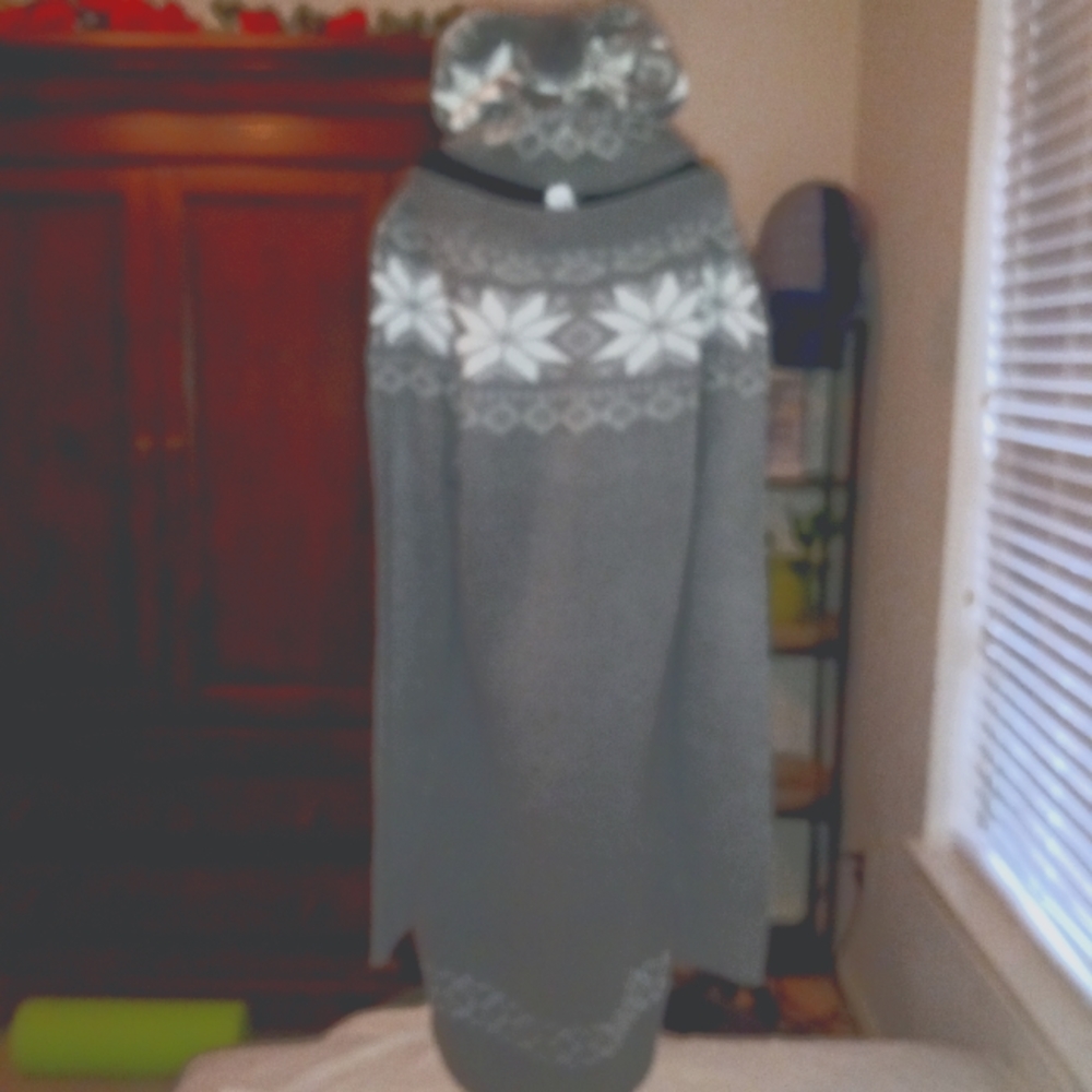 Woman's Junior sweater dress size L
